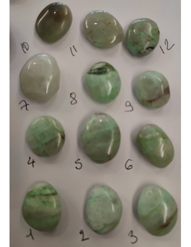 Garnierite en galet, provenant d'Inde.