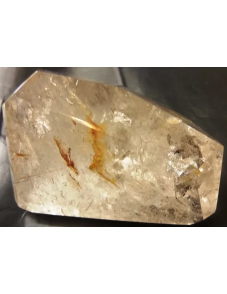 Galet tourmaline jaune avec rutiles