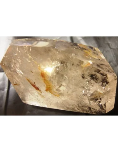 Galet tourmaline jaune avec rutiles