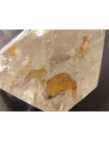 Galet tourmaline jaune avec rutiles