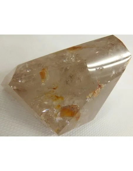 Galet tourmaline jaune avec rutiles