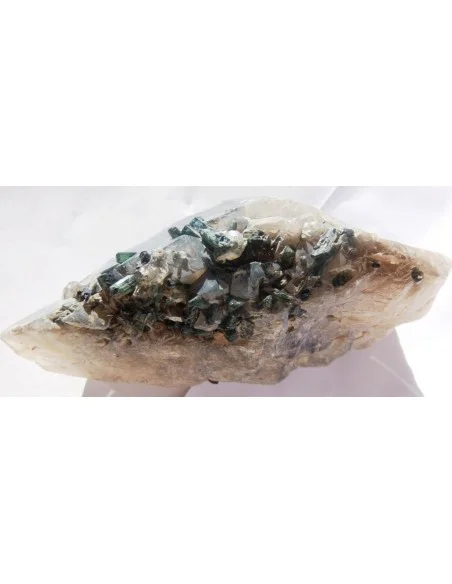 Tourmaline verte cristalisee Tourmaline verte cristalisee