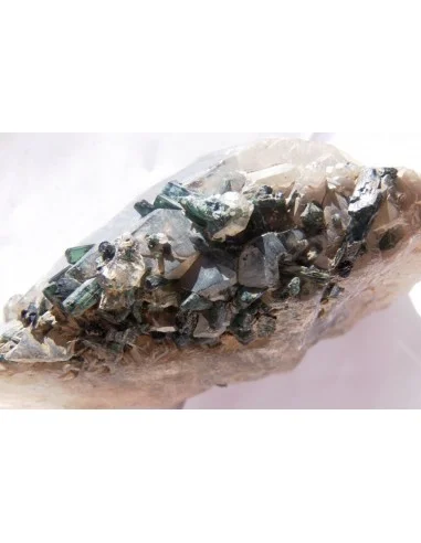 Tourmaline verte cristalisee
