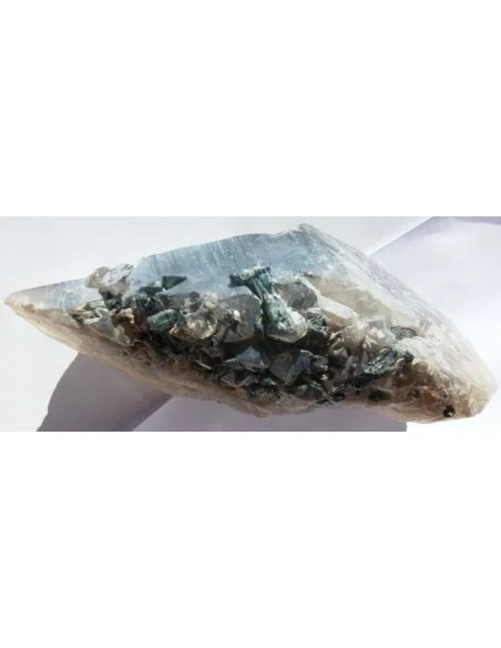 Tourmaline verte cristalisee Tourmaline verte cristalisee