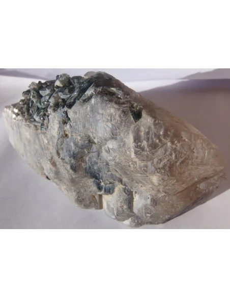 Tourmaline verte cristalisee Tourmaline verte cristalisee