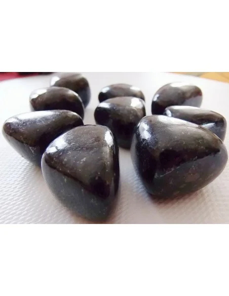 Nuummite roulée