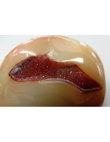 Agate eau cristaux rouge