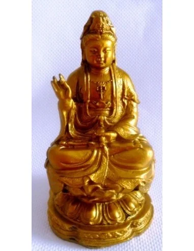 Bouddha assis sur fleur de lotus