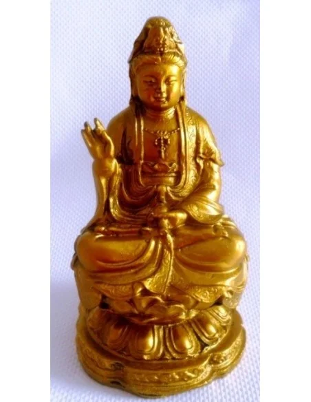 Bouddha assis sur fleur de lotus