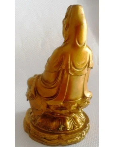 Bouddha assis sur fleur de lotus