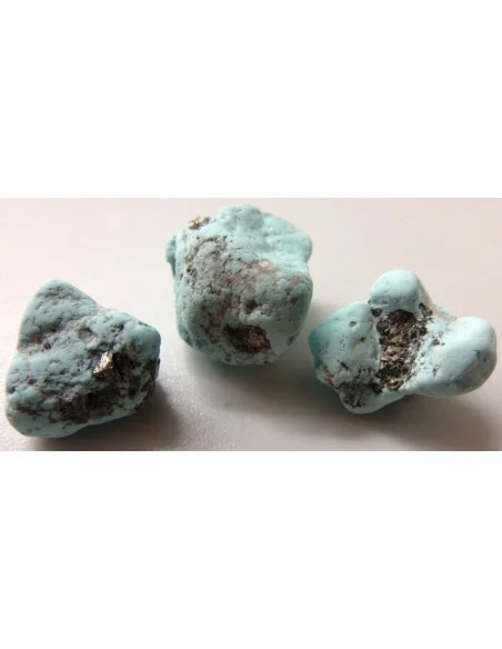 Turquoise avec pyrite percé