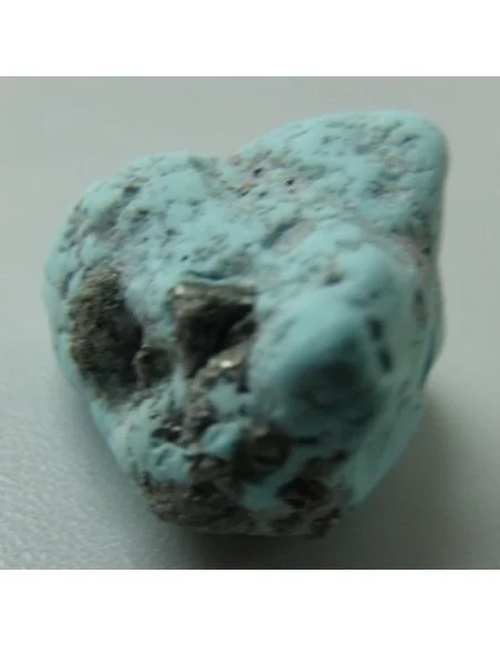 Turquoise avec pyrite percé