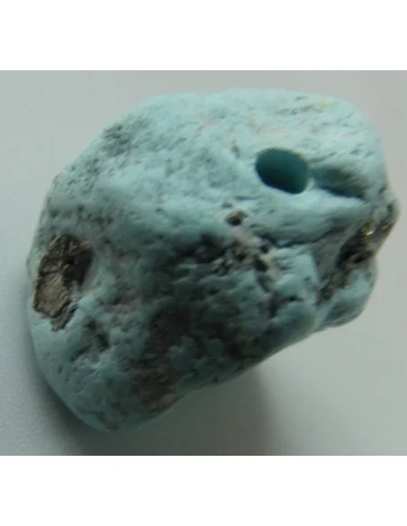 Turquoise avec pyrite percé