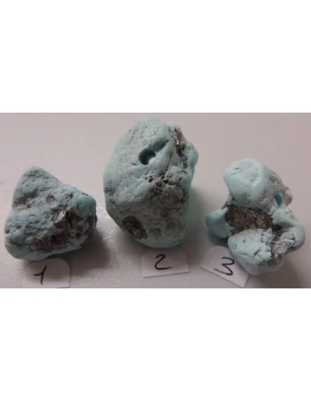 Turquoise avec pyrite percé