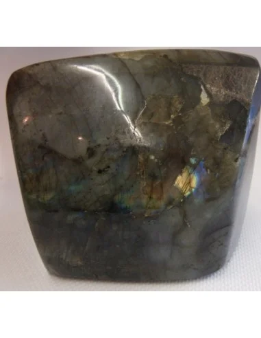 Labradorite polis