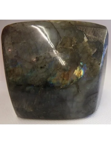 Labradorite polis