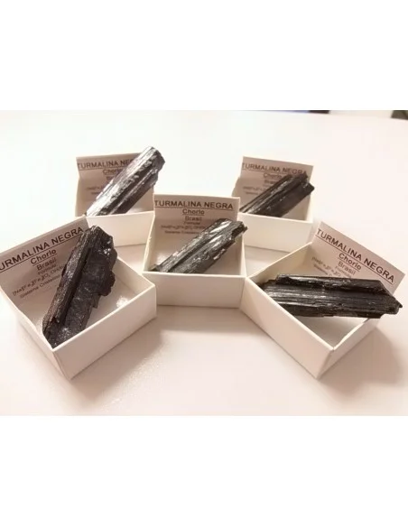 Tourmaline noire brute