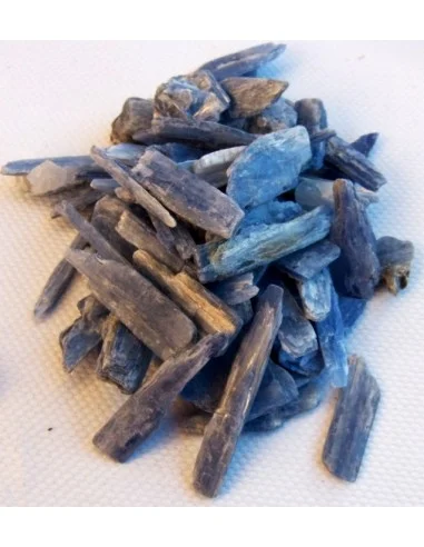 Cyanite bleue brute