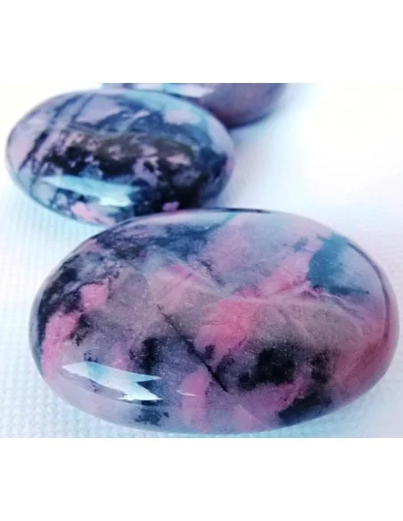 Rhodonite en forme de savon Rhodonite en forme de savon