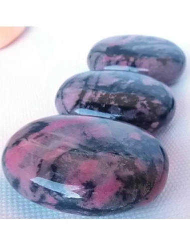Rhodonite en forme de savon