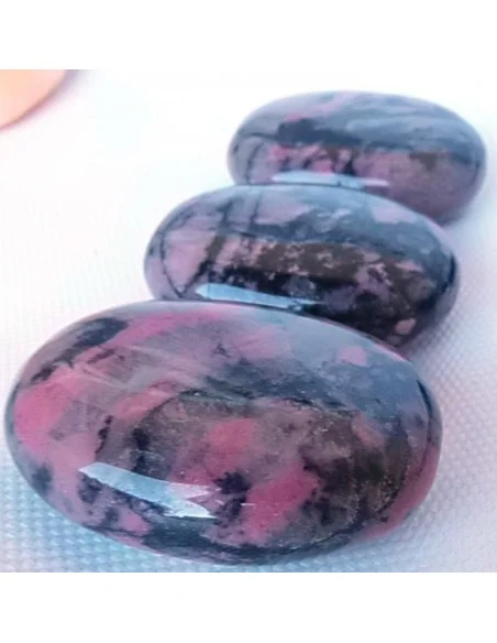 Rhodonite en forme de savon Rhodonite en forme de savon