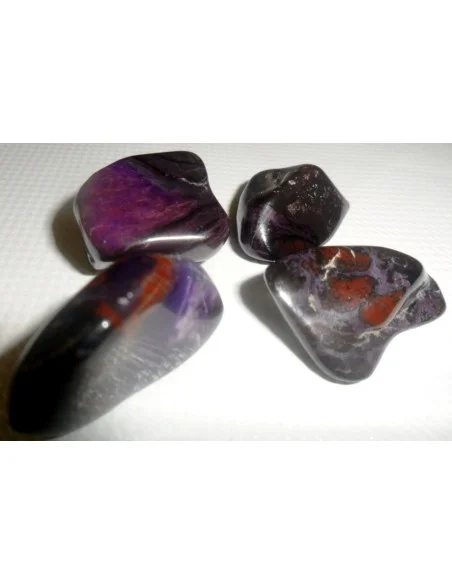 Sugilite avec bustamite polis