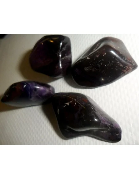 Sugilite avec bustamite polis