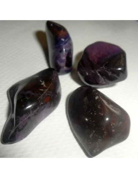 Sugilite avec bustamite polis