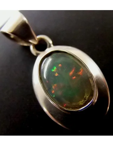 Opale noble ovale pendentif