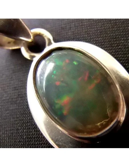 Opale noble ovale pendentif Opale noble ovale pendentif