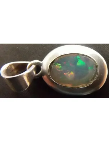Opale noble ovale pendentif