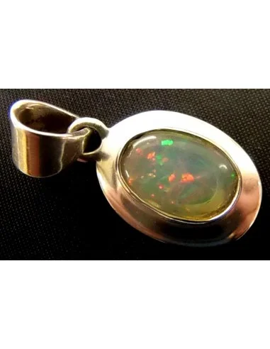 Opale noble ovale pendentif