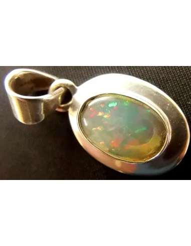 Opale noble ovale pendentif