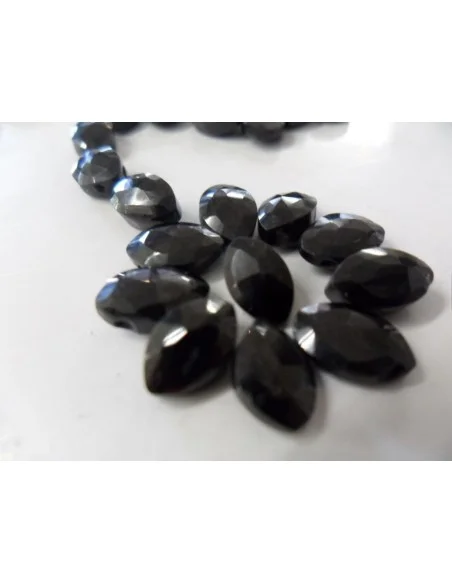 Spinelle percé Spinelle percé