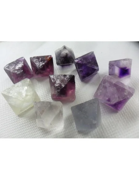 Tétraèdre naturel en fluorine