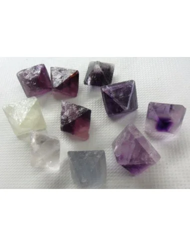 Tétraèdre naturel en fluorine