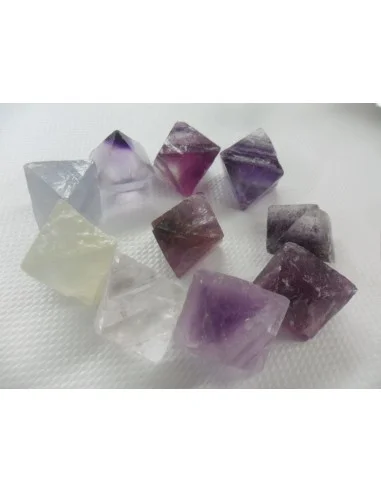 Tétraèdre naturel en fluorine