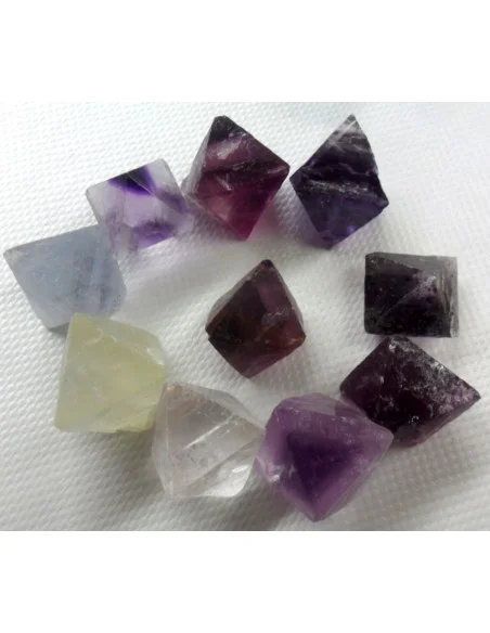 Tétraèdre naturel en fluorine