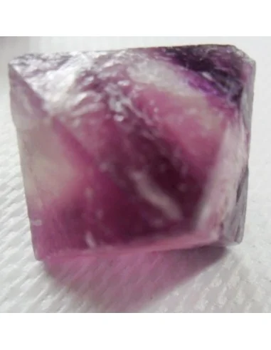 Tétraèdre naturel en fluorine