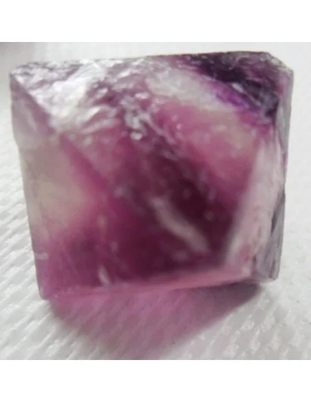 Tétraèdre naturel en fluorine