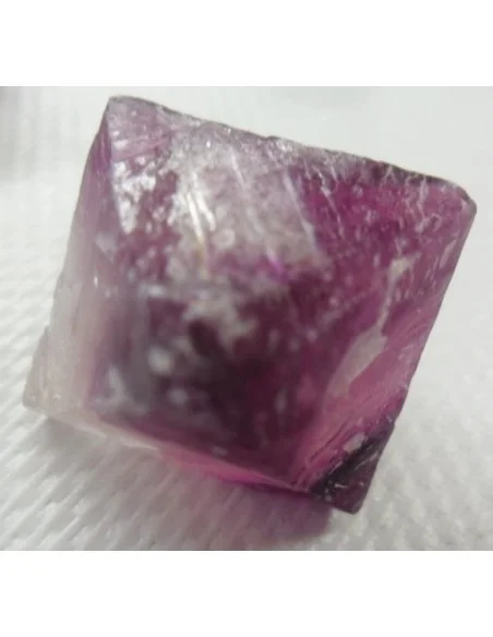 Tétraèdre naturel en fluorine