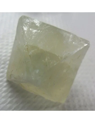 Tétraèdre naturel en fluorine