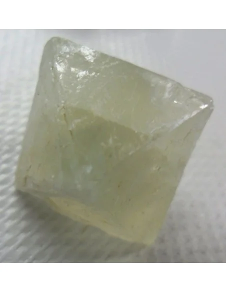 Tétraèdre naturel en fluorine