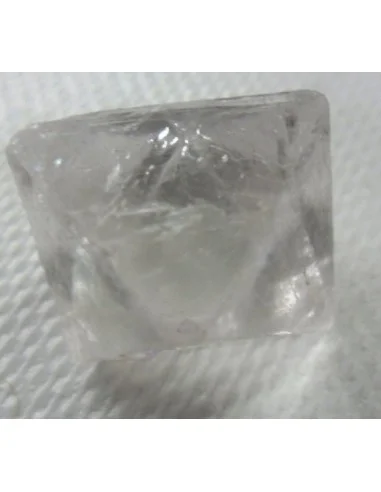 Tétraèdre naturel en fluorine