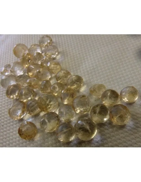 Topaze percée pour la création de bijoux Topaze percée pour la création de bijoux