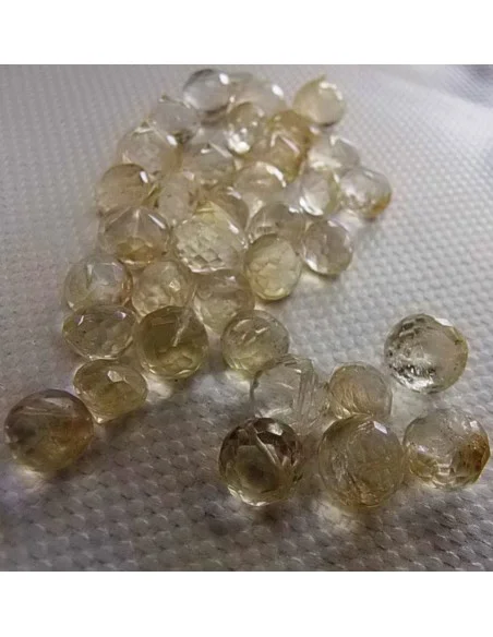 Topaze percée pour la création de bijoux Topaze percée pour la création de bijoux