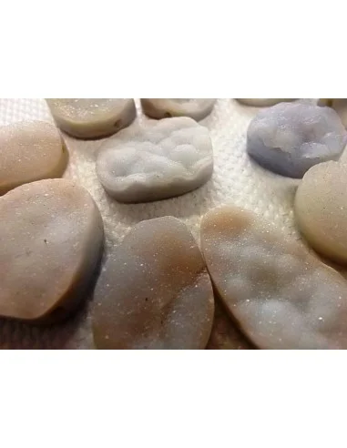 Calcedoine bleue cristalisé percé