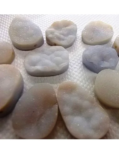 Calcedoine bleue cristalisé percé