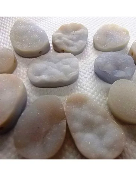 Calcedoine bleue cristalisé percé
