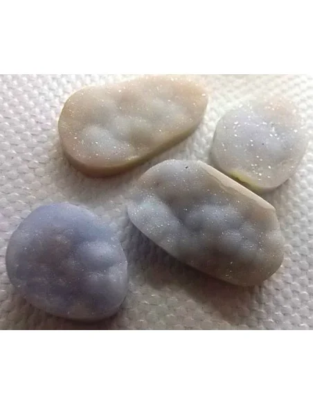 Calcedoine bleue cristalisé percé
